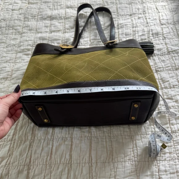 Dooney & Bourke Leather Quilted Purse W/ Cute Heart Buckle - Picture 9 of 10